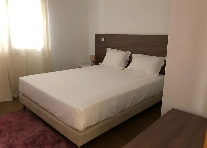 Marqueses De Ferreira 宾馆 *